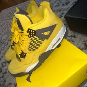 Yellow Jordan 4’s